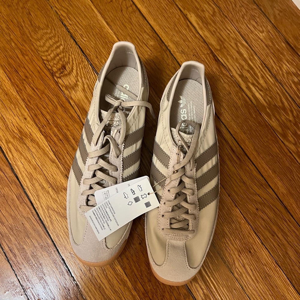 Adidas SL2 Tan and Brown Sneakers